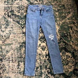 Levi’s Ripped Skinny Jean